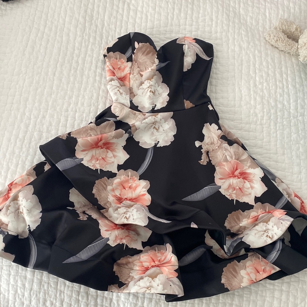 Worn once! Great for weddings / homecoming / etc.